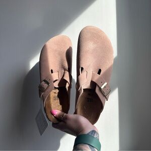 Birkenstock Tan Mules with Minimalist Design